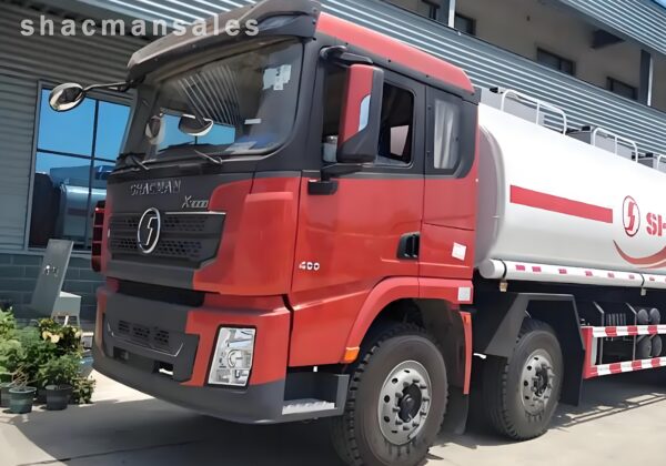 Shacman X3000 8x4 Oil Tank Truck - Image 4