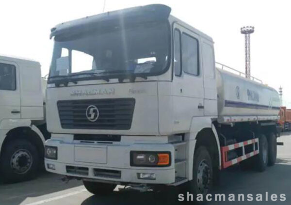 Shacman F2000 6x4 Oil Tank Truck - Image 4